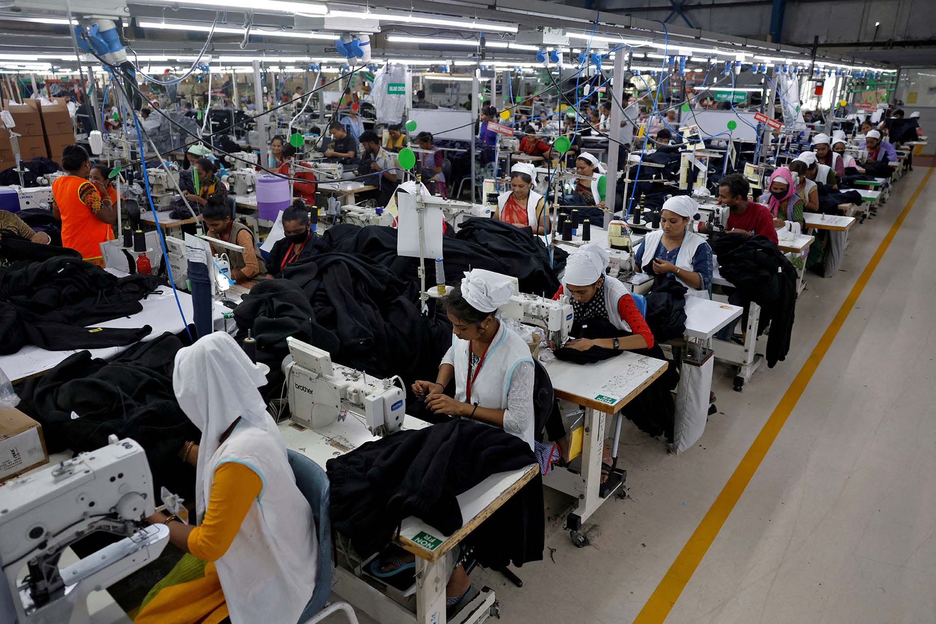 Industrial output growth slows in October, FDI gains momentum in 1H