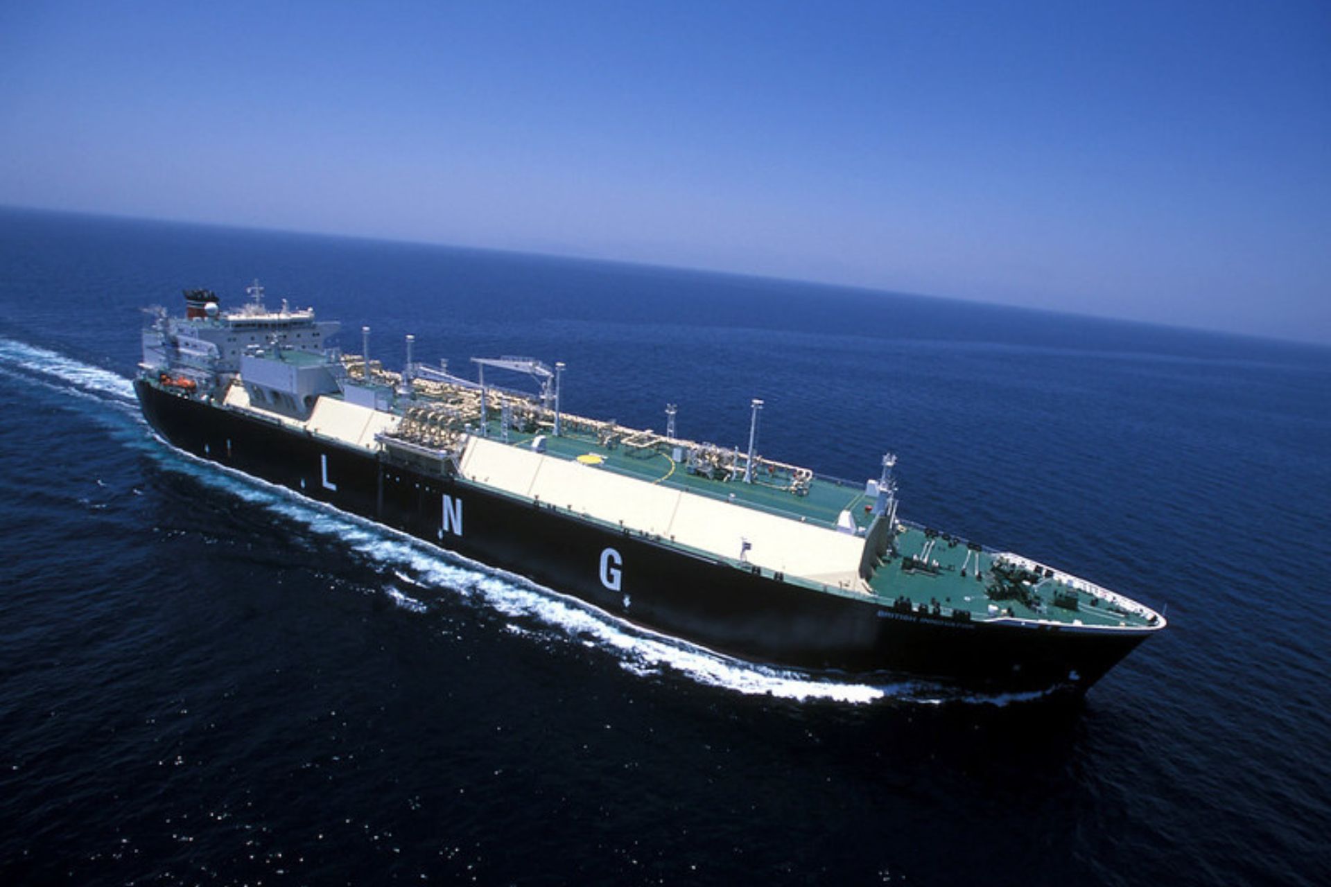 Russia offers discounted LNG amid Gulf disruptions